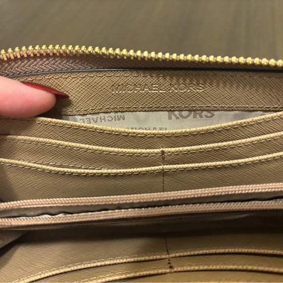 Michael Kors Blush Leather Wallet - Picture 8 of 15